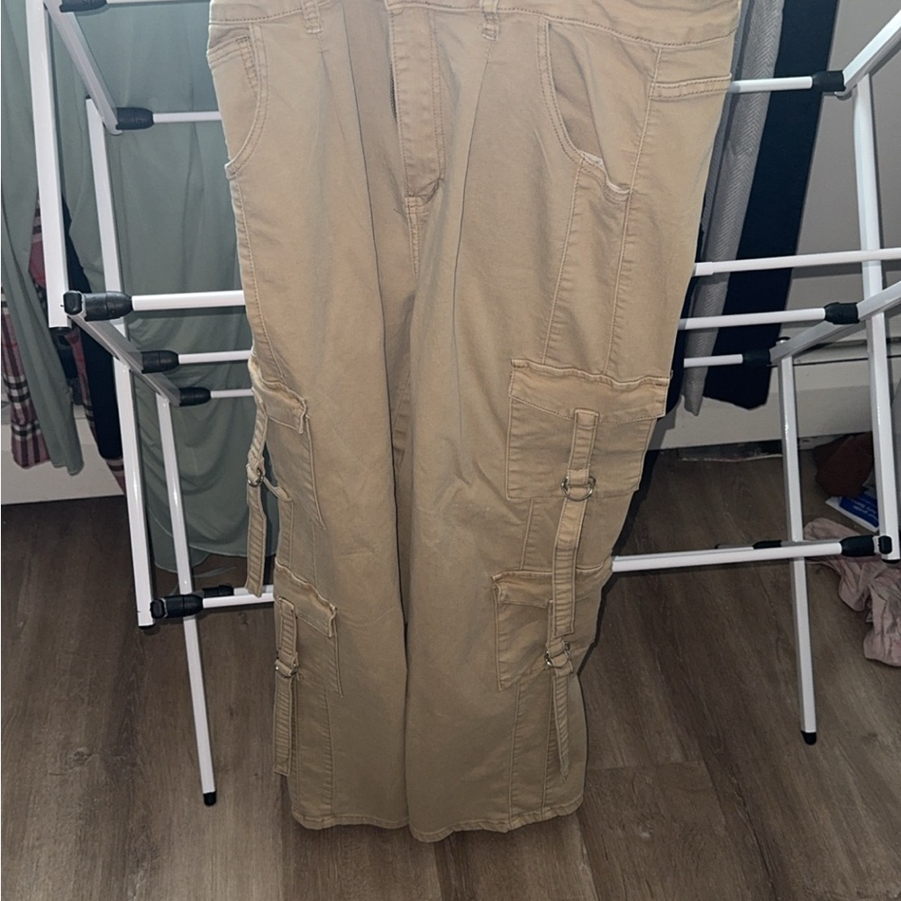 Women’s Tan Cargo Pants